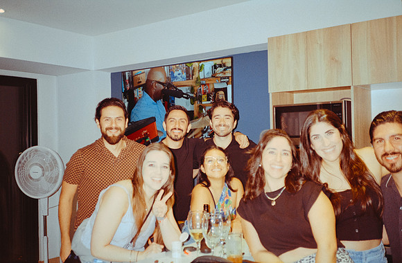 17 Jazmine Sousa - Kodak Gold 200 por Arca Film Lab (Noviembre 2024) - Rollo 0441