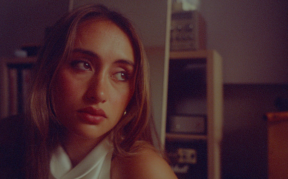 27 Vivian Kotouch - Lomography 400 por Arca Film Lab (Octubre 2024) - Rollo 0417