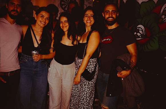 11 Jazmine Sousa - Kodak Gold 200 por Arca Film Lab (Noviembre 2024) - Rollo 0441
