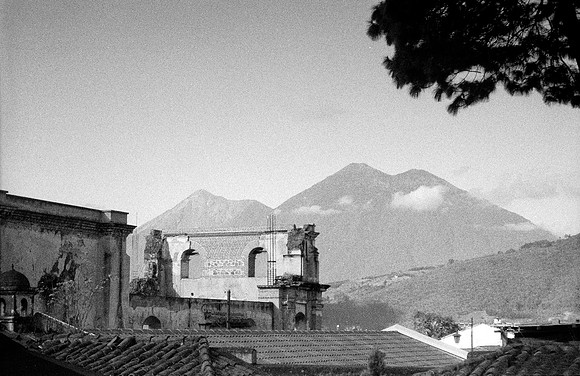 04 María Paula González - Kentmere Pan 400 por Arca Film Lab (Abril 2025) - Rollo 0903