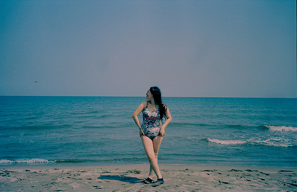06 Kristel Calderón - Lomography 400 por Arca Film Lab (Agosto 2024) - Rollo 0290