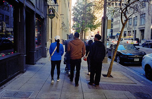10 Paulo Contreras - Cinestill 800T - Arca Film Lab - Rollo 0613