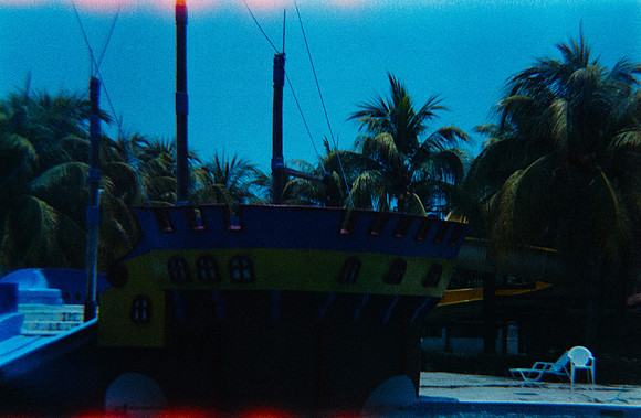 17 Mónica Díaz - Fujifilm 200 por Arca Film Lab (Abril 2025) - Rollo 0925