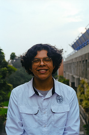 05 Adrián Cajax - Fujifilm 400 por Arca Film Lab (Abril 2025) - Rollo 0988