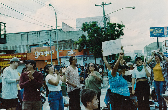 16 Karen Lucía Lara - Candido 400 por Arca Film Lab (Marzo 2025) - Rollo 0795