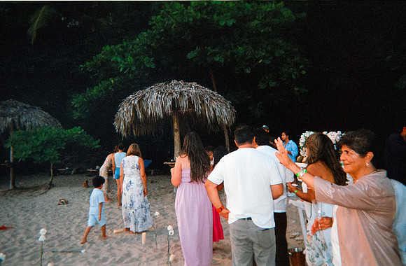 05 Mafer Melgar - Fujifilm 400 por Arca Film Lab (Junio 2024) - Rollo 0129