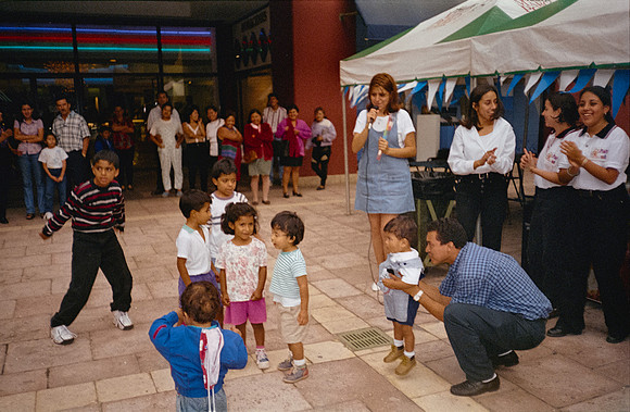 24 Estuardo Pernillo - Kodak Gold 100 por Arca Film Lab (Diciembre 2024) - Rollo 0541
