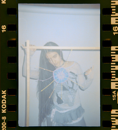 15 Shirley Brakiti - Kodak Gold 200 por Arca Film Lab (Julio 2024) - Rollo 0186