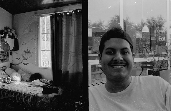 26 Natalia Mendoza - Kentmere Pan 400 por Arca Film Lab (Enero 2025) - Rollo 0696