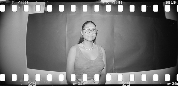 14 Mauricio Salguero - Kentmere Pan 400 por Arca Film Lab (Junio 2025) - Rollo 1128