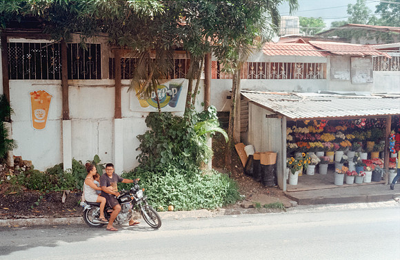 05 Denis Guerrero - Kodak Gold 200 Canon AE-1 por Arca Film Lab (Agosto 2024) - Rollo 0295
