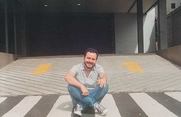 20 Elliot Morales - Cinestill 400D por Arca Film Lab (Noviembre 2024) - Rollo 0435