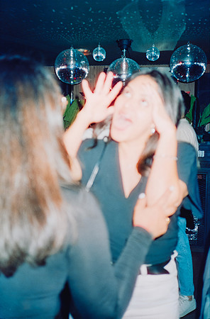 30 Jazmine Sousa - Cinestill 800T por Arca Film Lab (Abril 2025) - Rollo 0971