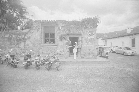 27 Rafael Ortíz - Ilford HP5+ 400 por Arca Film Lab (Octubre 2024) - Rollo 0400