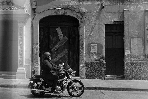 02 Ivan Ortíx - Kodak BW400CN por Arca Film Lab (Abril 2024)