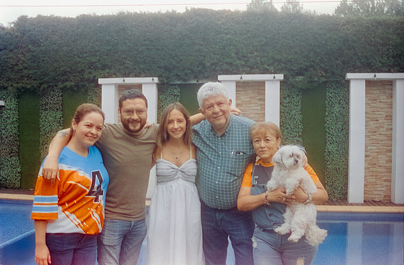 23 Jorge Mena - Cinestill 400D por Arca Film Lab (Mayo 2025) - Rollo 1039