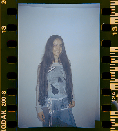 12 Shirley Brakiti - Kodak Gold 200 por Arca Film Lab (Julio 2024) - Rollo 0185