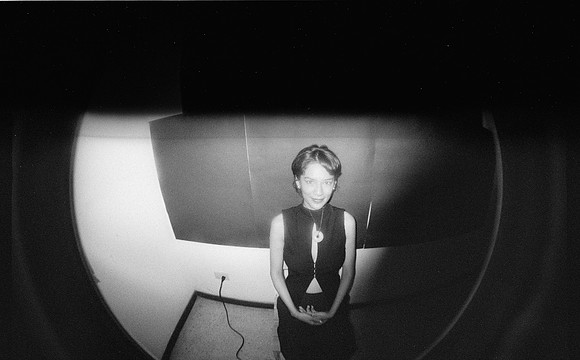 12 Natalia Mendoza - Kentmere Pan 400 por Arca Film Lab (Junio 2025) - Rollo 1129