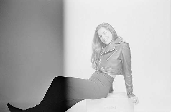 24 Javier Anleu - Ilford XP2 400 por Arca Film Lab (Mayo 2025) - Rollo 1032