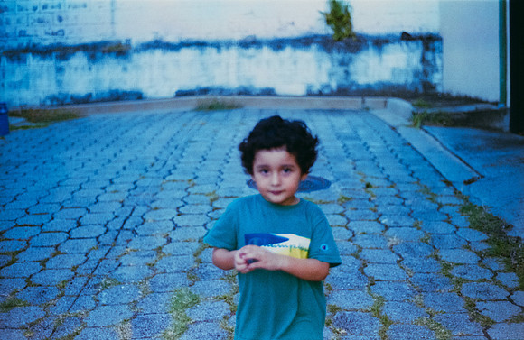 12 Carlos Castro - Kodak 400 Max por Arca Film Lab (Junio 2025) - Rollo 1138