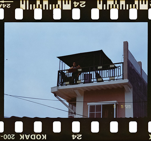 24 Carlos Castro - Kodacolor 200 por Arca Film Lab (Junio 2025) - Rollo 1119