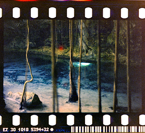 13 Yasemin Tocpan - Cyberpunk 640T por Arca Film Lab (Octubre 2024) - Rollo 0394