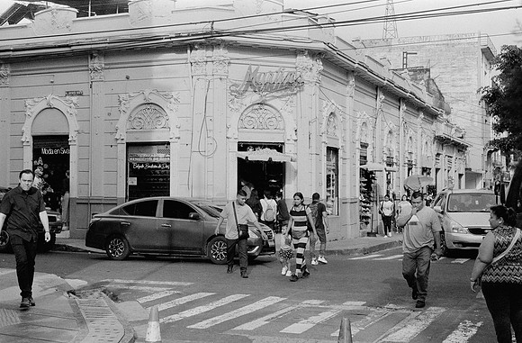 24 Gerardo Recinos - Fomapan 400 por Arca Film Lab (Noviembre 2024) - Rollo 0487