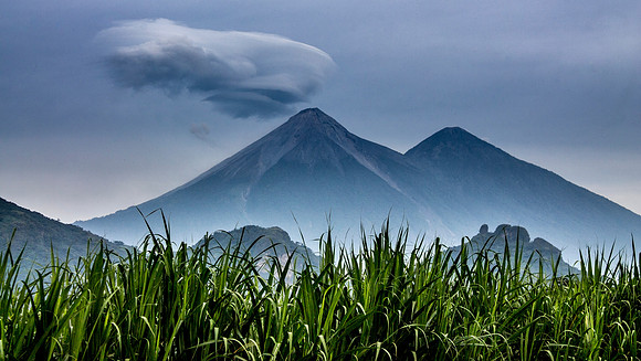 Tormenta Lenticular sobre Fuego y Acatenango