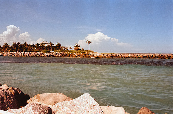 09 Isha Morales - Kodak Gold 200 por Arca Film Lab (Octubre 2024) - Rollo 0433