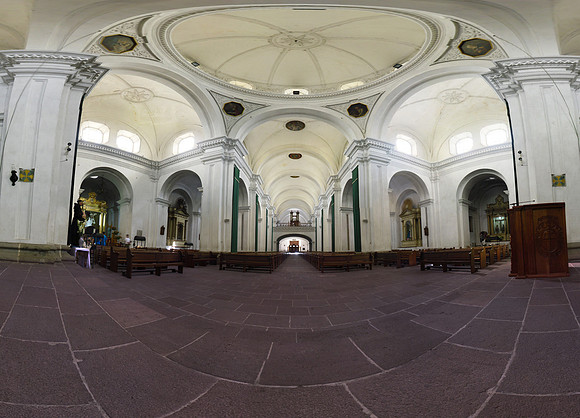 Iglesia La Merced (Vista Frontal desde adentro)