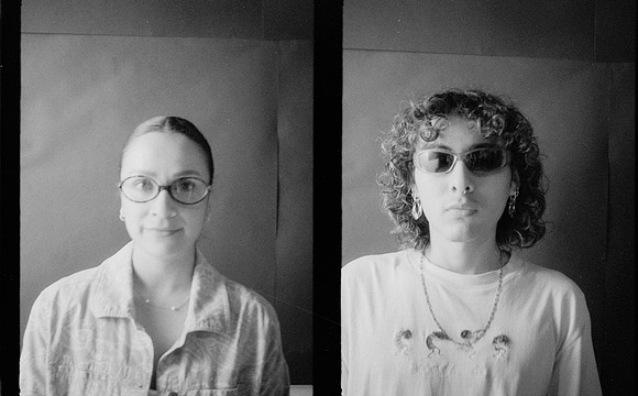 23 Natalia Mendoza - Kentmere Pan 400 por Arca Film Lab (Junio 2025) - Rollo 1123
