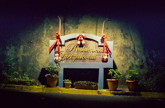 33 Carlos Castro - Cinestill 800T por Arca Film Lab (Enero 2025) - Rollo 0592