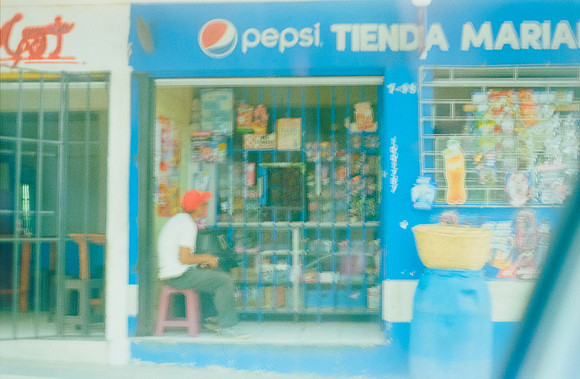 12 Josué Ibarra - Fujifilm 400 por Arca Film Lab (Mayo 2025) - Rollo 1055