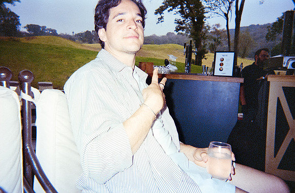 06 Gustavo Dávila - Fujifilm 400 por Arca Film Lab (Marzo 2025) - Rollo 0803