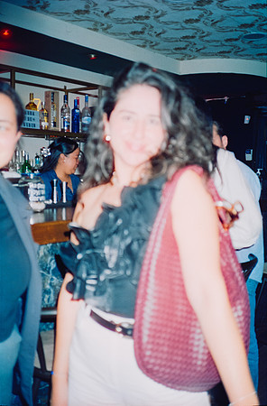 27 Jazmine Sousa - Cinestill 800T por Arca Film Lab (Abril 2025) - Rollo 0971