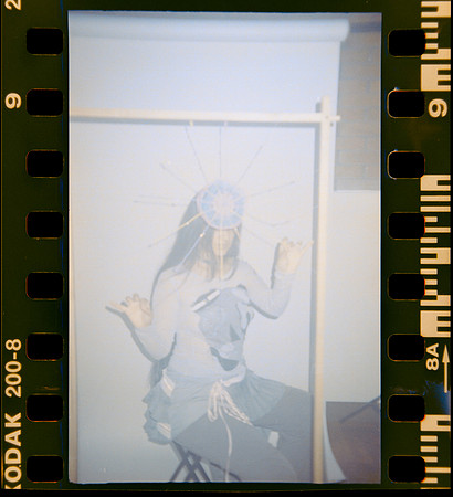 08 Shirley Brakiti - Kodak Gold 200 por Arca Film Lab (Julio 2024) - Rollo 0185