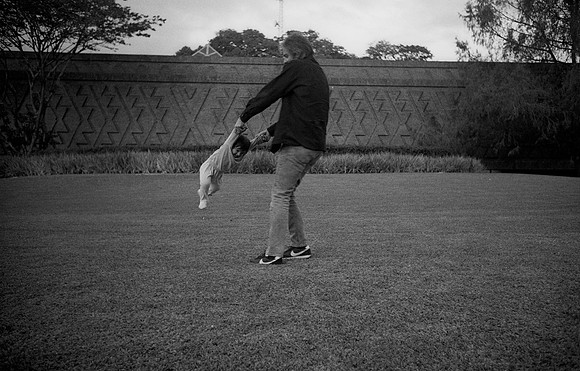 24 Mónica Minondo - Kodak TMAX 400 por Arca Film Lab (Febrero 2025) - Rollo 0742