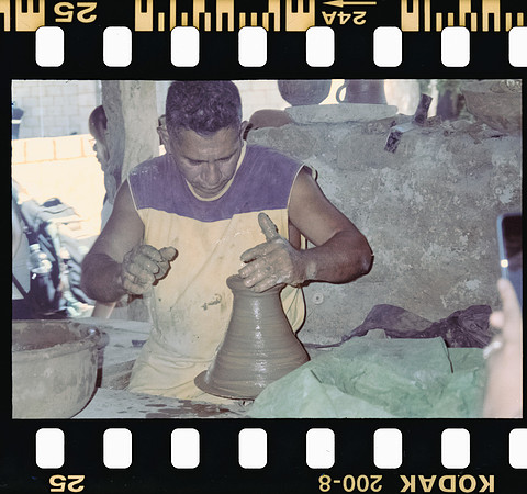 24 Rodrigo Gonzalez - Kodacolor 200 por Arca Film Lab (Junio 2025) - Rollo 1117