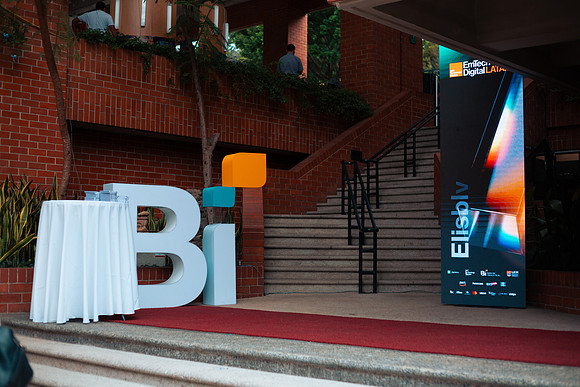 15 EmTech Digital LATAM por Fabriccio Díaz - UFM Studios (Octubre 2024)