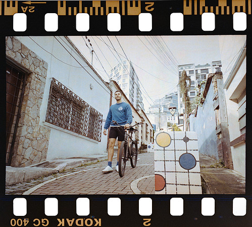 02 Ernesto Ábrego - Kodak Ultramax 400 por Arca Film Lab (Octubre 2024) - Rollo 0398