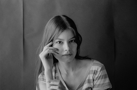 05 Mariana Cabrera - Kentmere Pan 400 por Arca Film Lab (Junio 2025) - Rollo 1130