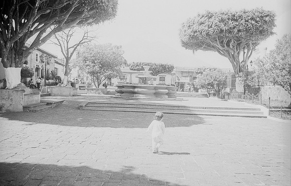 21 Mónica Minondo - Kodak TMAX 400 por Arca Film Lab (Febrero 2025) - Rollo 0742