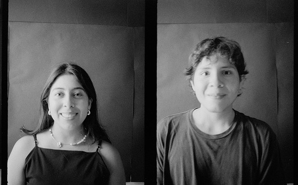 21 Natalia Mendoza - Kentmere Pan 400 por Arca Film Lab (Junio 2025) - Rollo 1123