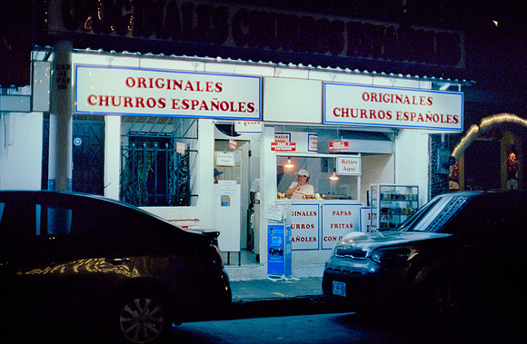 25 Carlos Castro - Cinestill 800T por Arca Film Lab (Enero 2025) - Rollo 0592