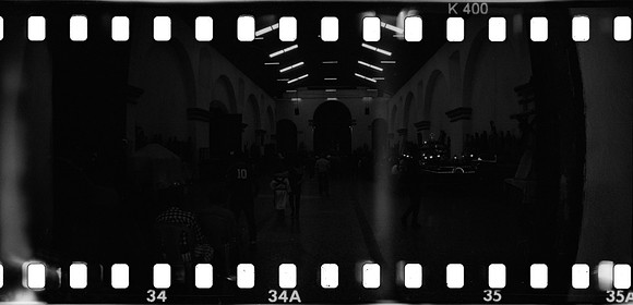 03 Ronald Ottoniel - Kentmere Pan 400 por Arca Film Lab (Abril 2025) - Rollo 0979