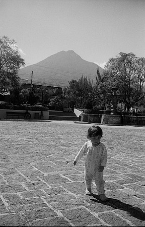 12 Mónica Minondo - Kodak TMAX 400 por Arca Film Lab (Febrero 2025) - Rollo 0742
