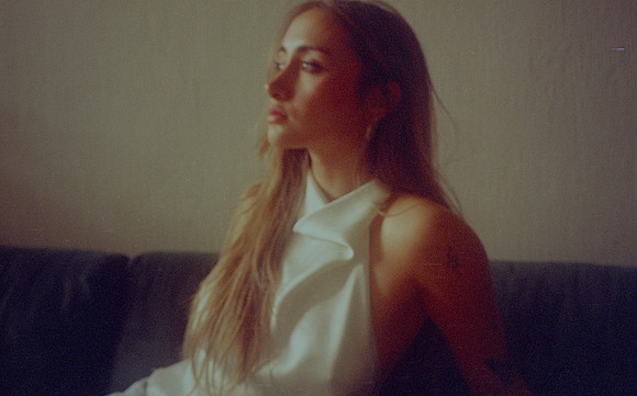 16 Vivian Kotouch - Lomography 400 por Arca Film Lab (Octubre 2024) - Rollo 0417