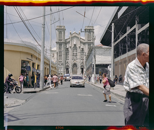 08 Mauricio Salguero - Cinestill 400D por Arca Film Lab (Abril 2025) - Rollo 0564