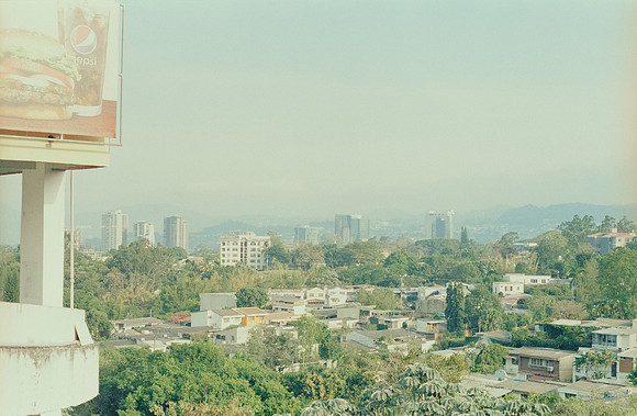 19 Andrés Fuentes - Kodak Gold 200 por Arca Film Lab (Abril 2025) - Rollo 0924