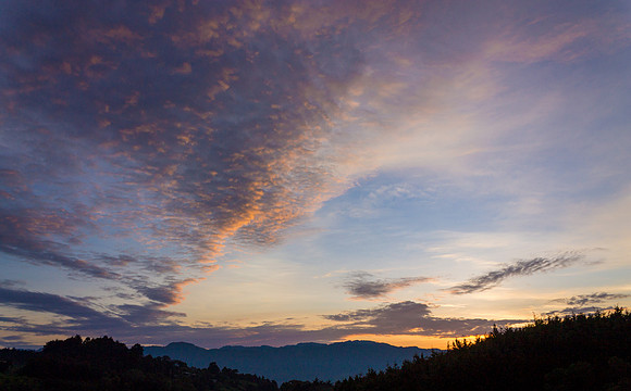 Nubes en pedazos